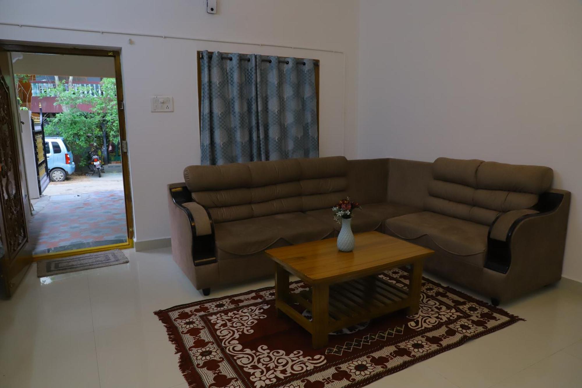 Nanda Mohan Homestay- Luxuries Ac Apartment Close To Alipiri Foothills-Kapila Teertham And Iskcon Temple Τιρουπάτι Εξωτερικό φωτογραφία