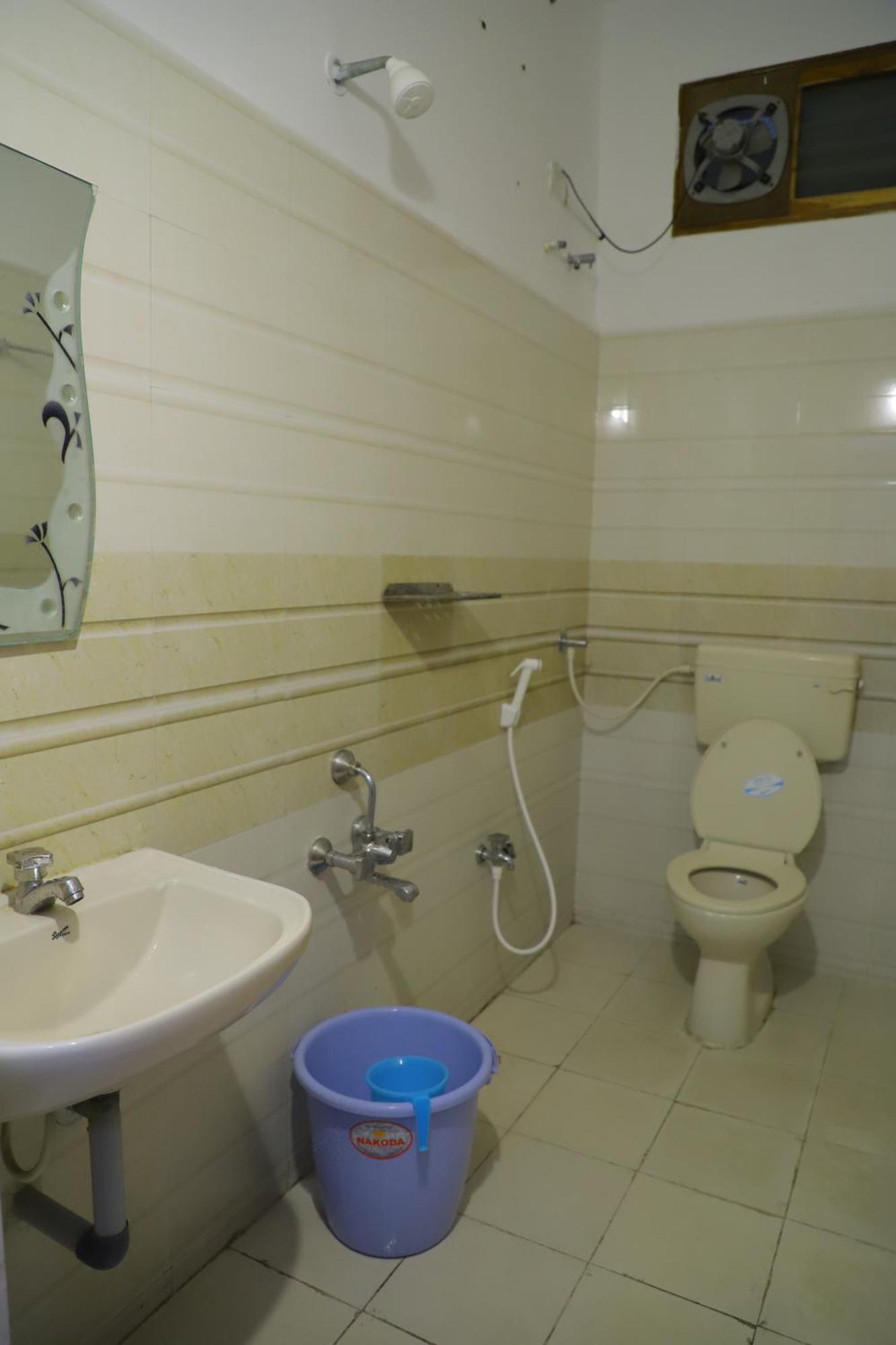 Nanda Mohan Homestay- Luxuries Ac Apartment Close To Alipiri Foothills-Kapila Teertham And Iskcon Temple Τιρουπάτι Εξωτερικό φωτογραφία