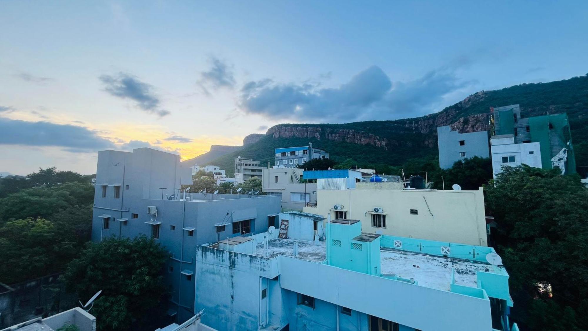 Nanda Mohan Homestay- Luxuries Ac Apartment Close To Alipiri Foothills-Kapila Teertham And Iskcon Temple Τιρουπάτι Εξωτερικό φωτογραφία